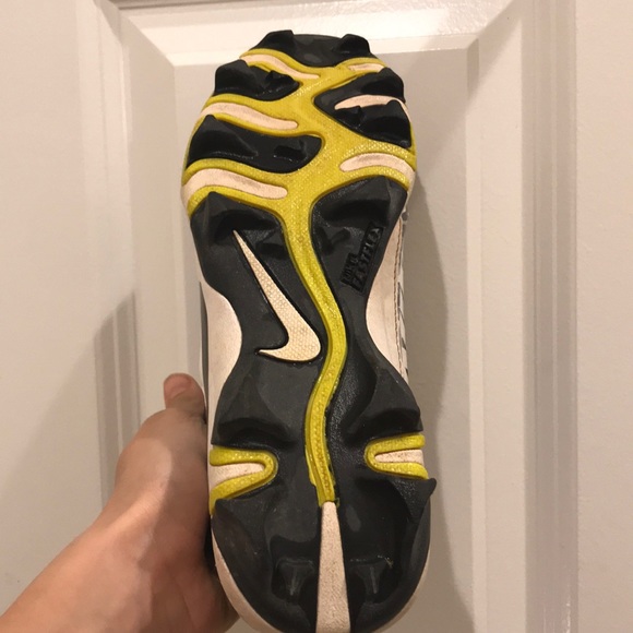 Nike Baseball Cleats - Picture 3 of 3